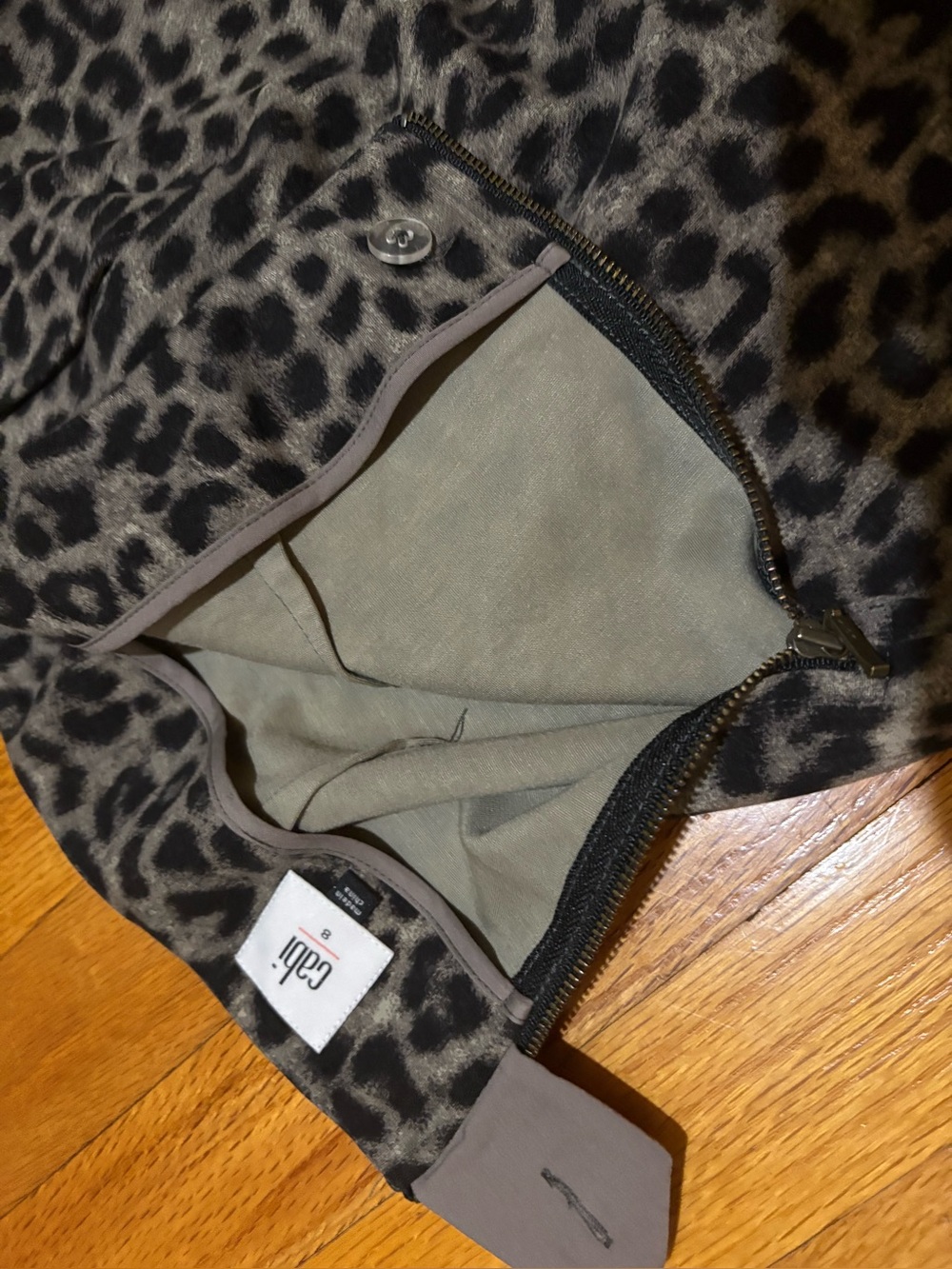 CAbi Animal-Print Pencil Skirt in Black and Taupe - Size 8 - New Condition - Picture 7 of 8